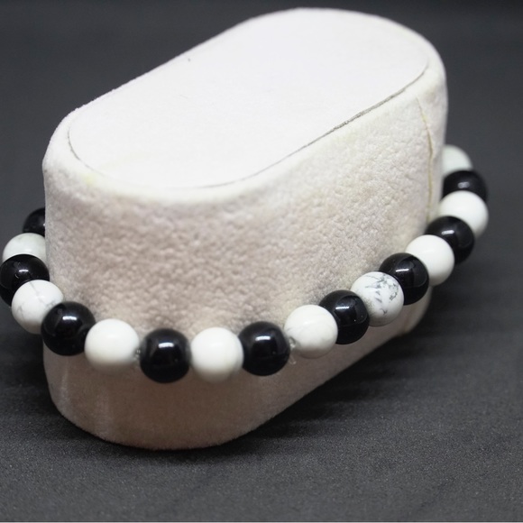 Other - 8mm Beaded Bracelet #9765